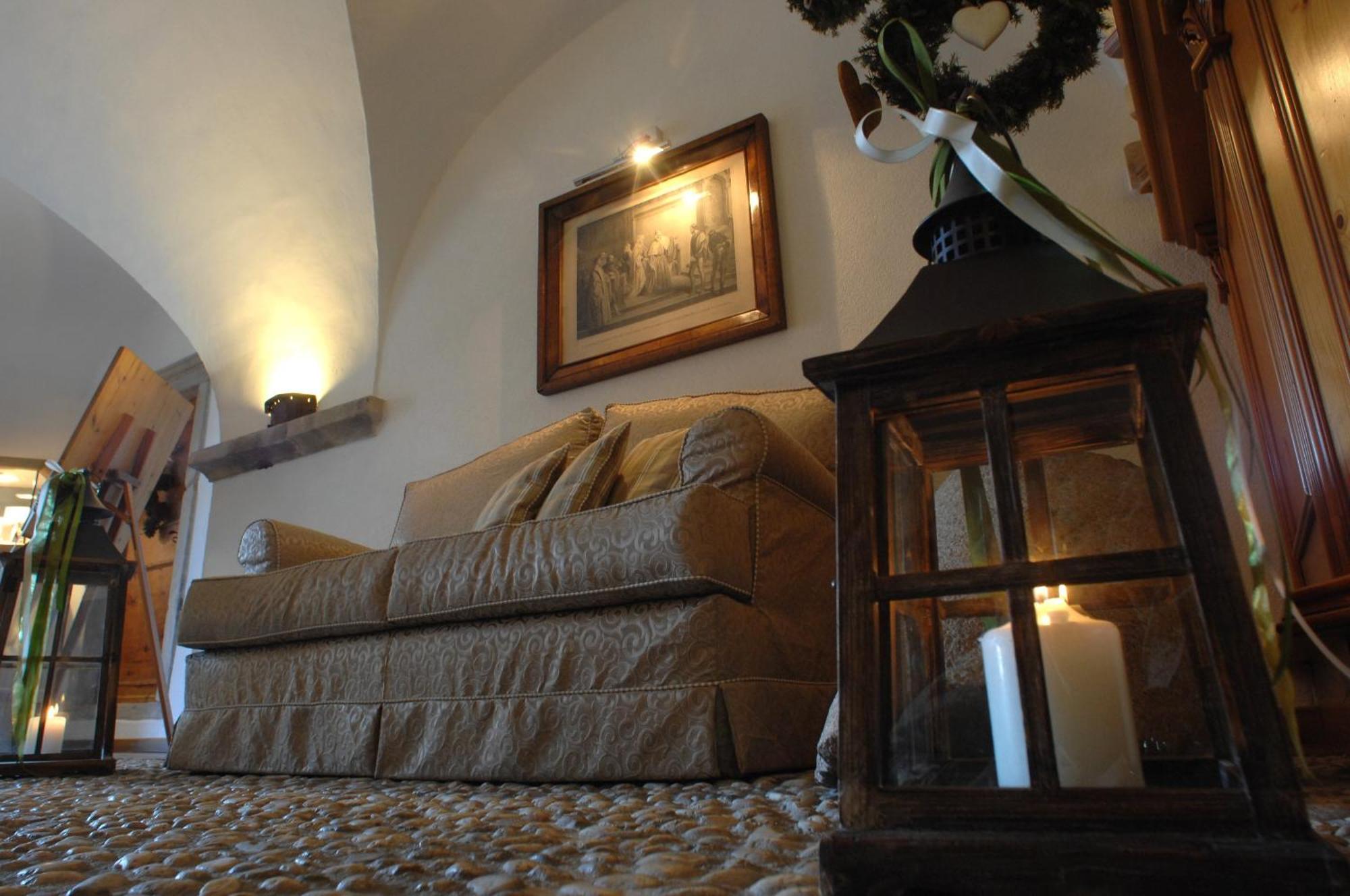 Romantic Hotel Excelsior Cavalese Exteriör bild