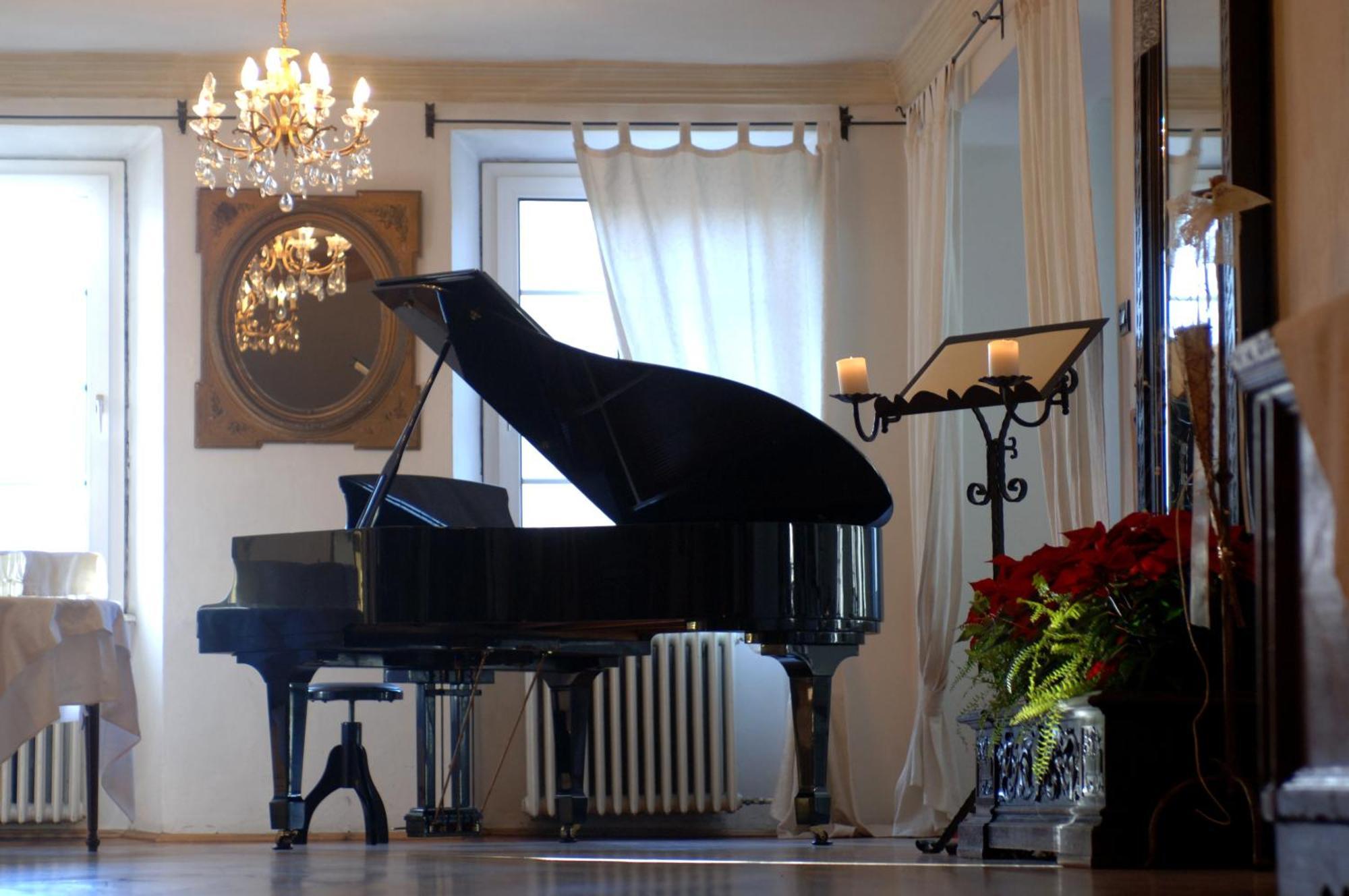 Romantic Hotel Excelsior Cavalese Exteriör bild