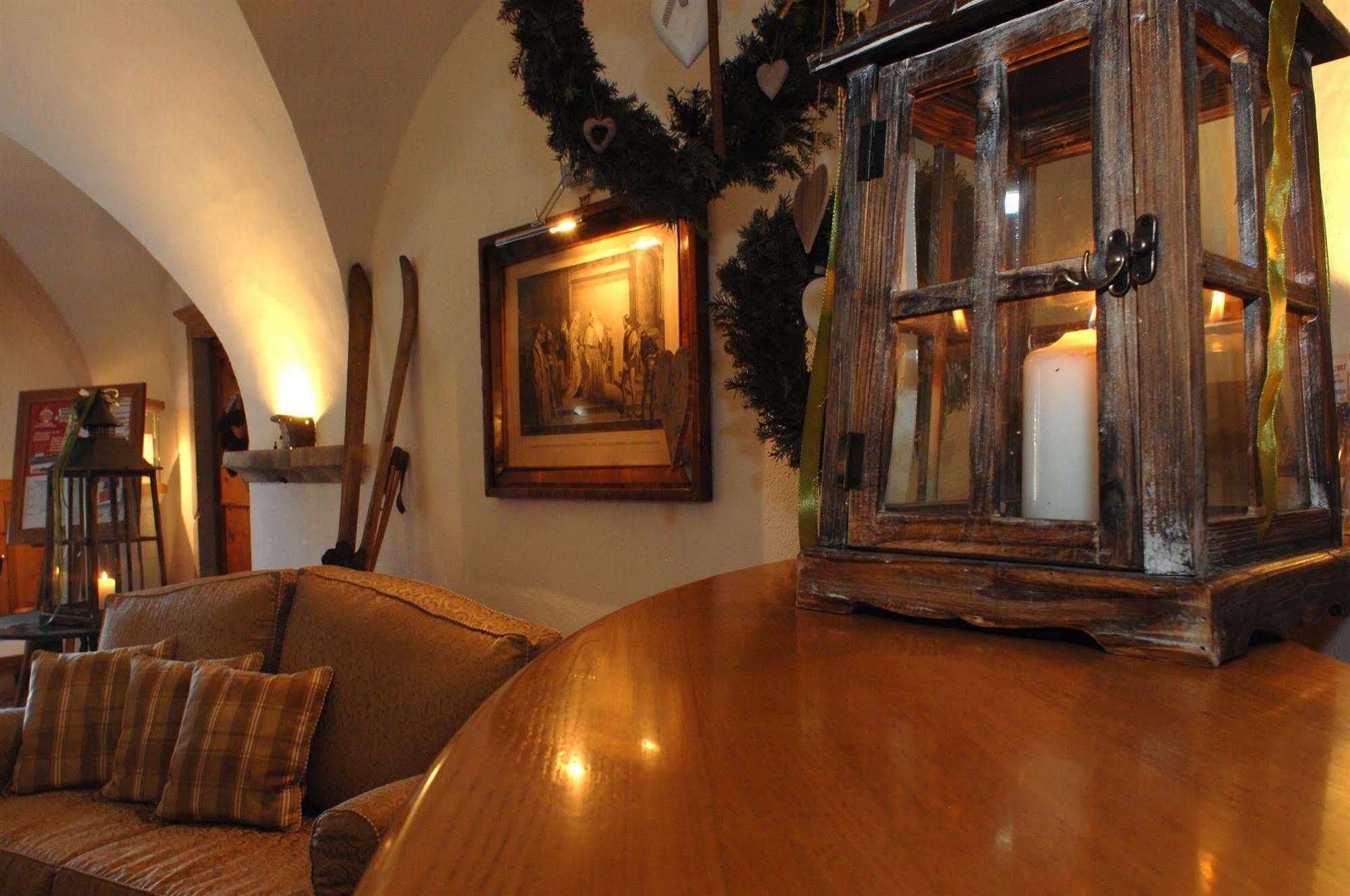 Romantic Hotel Excelsior Cavalese Exteriör bild